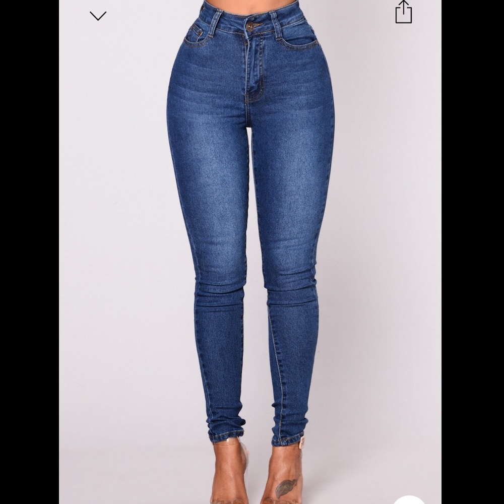 FASHION NOVA JEANS